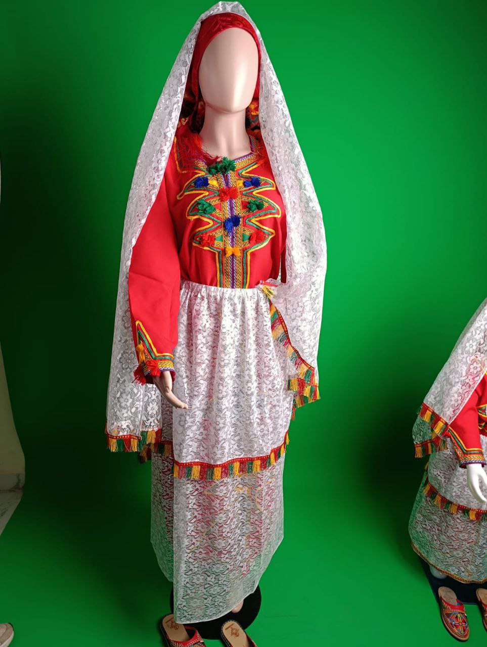 لبسة أمازيغية  للكبار توب وبلغة