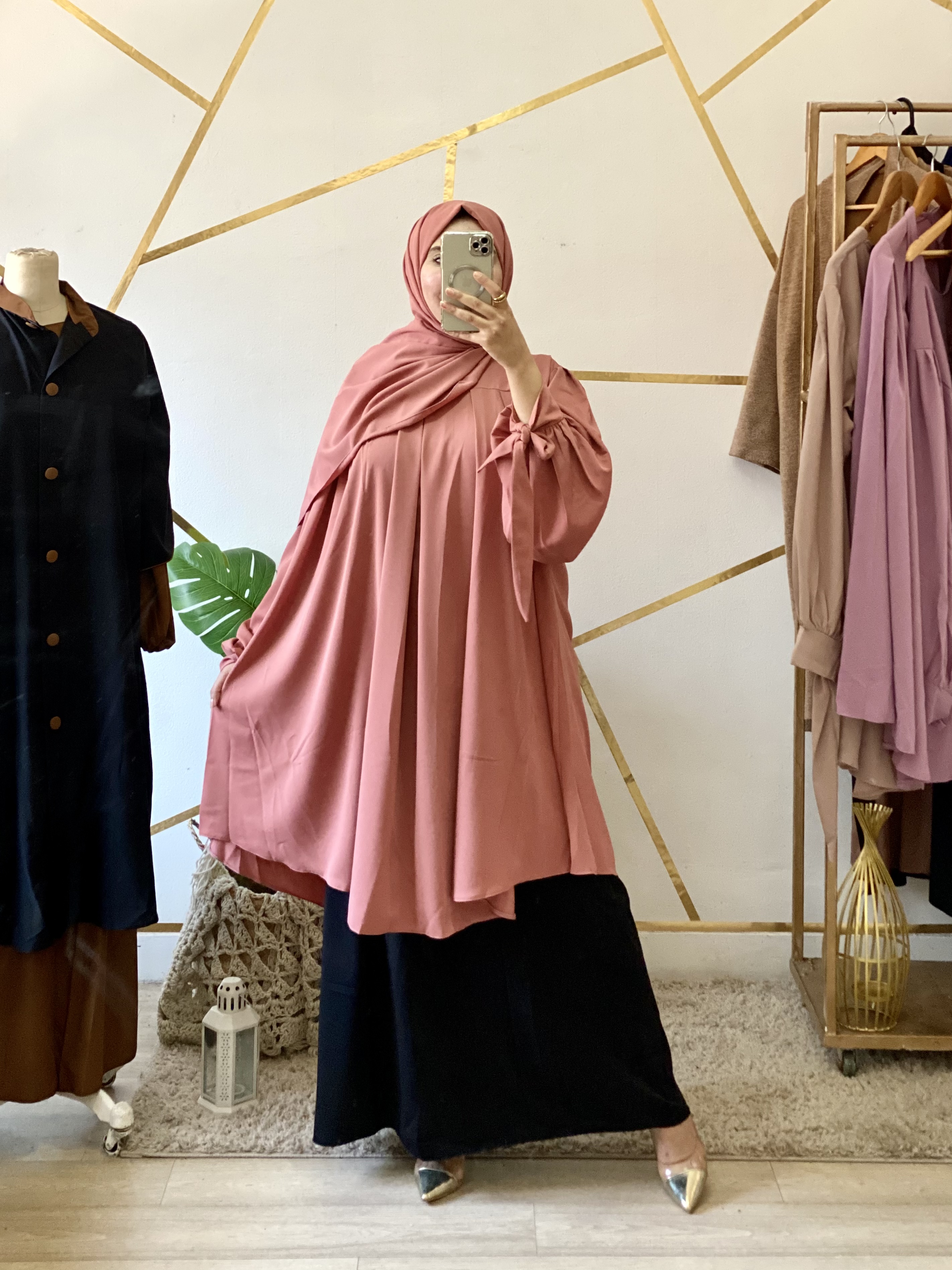.خمار 3 قطع بالسيور في اليد